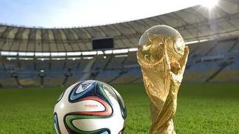 “平凡出身00后矮脚后卫：年收入百万，甜蜜恋情与美模共舞”